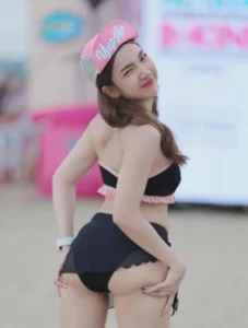ตุ๊ดตู่ โหนกระแส 12