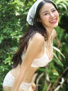 ฟารุ้ง รุ้งมนิสณา 08